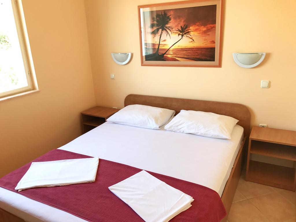 Antonio Apartments Trogir Exterior foto